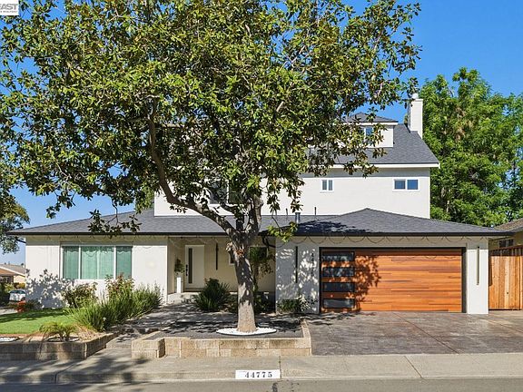 2nd image of 44775 Parkmeadow Dr