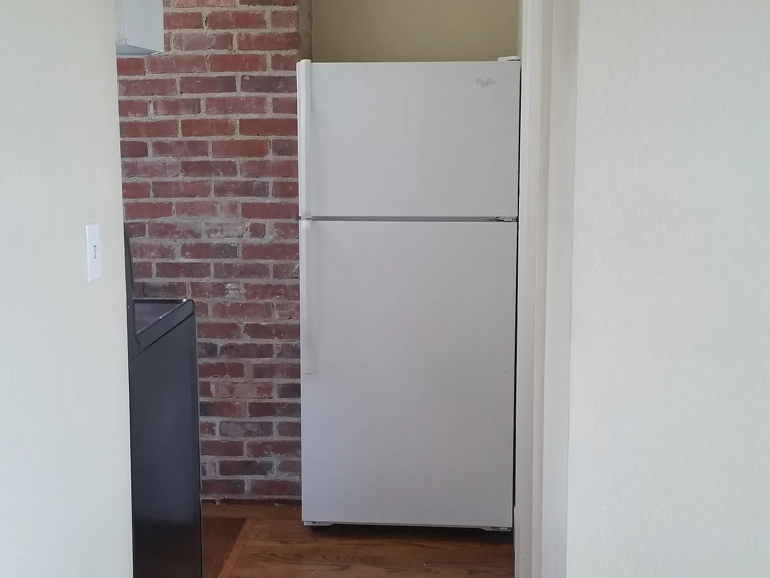 1 bed, 400 sqft, $1,200 — Photo 4