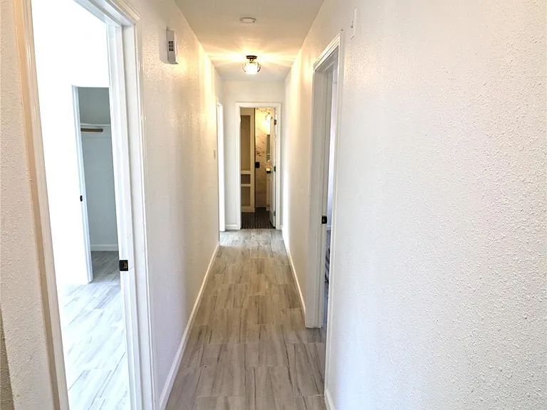 9211 Blankenship Dr — Photo 12