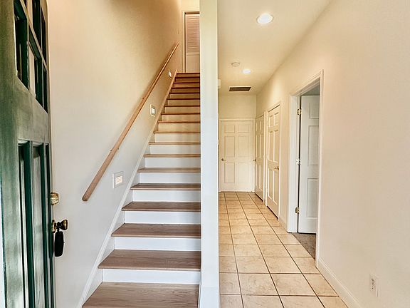 MAIN ENTRY LOWER LEVEL