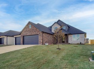 4975 S Burrows Ave, Springfield, MO 65810
