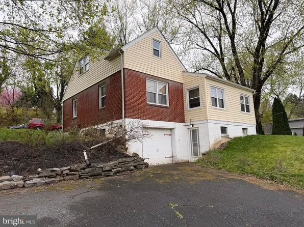 4931 Chambers Hill Rd, Harrisburg, PA 17111