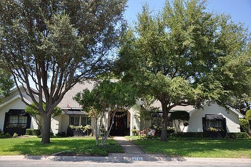 1st image of 5527 Woodbine Ln