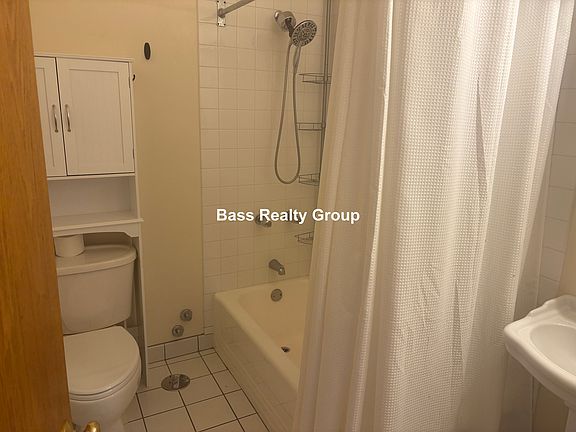 4th image of 4806 N Kedzie Ave #107