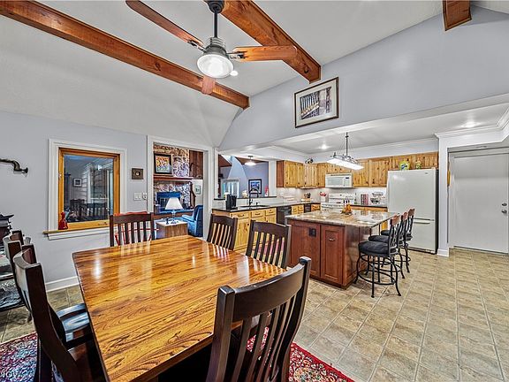 3rd image of 10379 Sawmill Dr