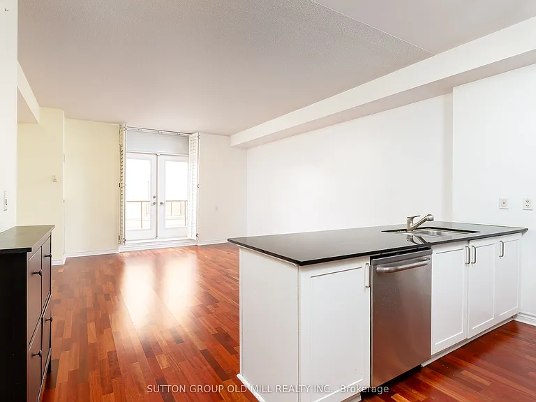 4196 Dundas St W #209 — Photo 6