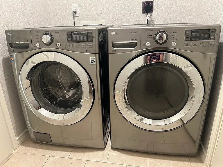 2023 LG washer and dryer