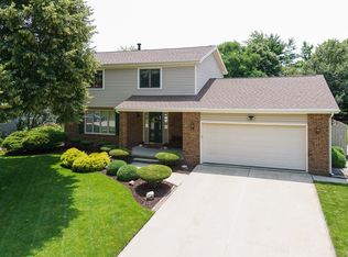 20 Pembrook Cir, Bloomington, IL