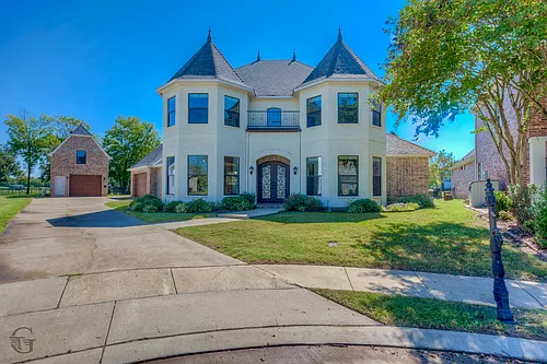 555 Canterbury Ln Photo 1