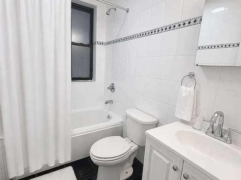 425 Riverside Dr #7D — Photo 5
