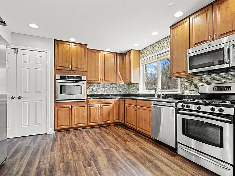 45011 Byrne Dr — Photo 14