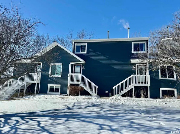 3322 N Willow Ct, Bettendorf, IA 52722