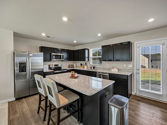 4th image of 407 Trade Wind Ln