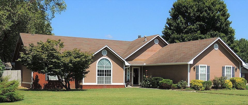 View of home from Oriole Dr.