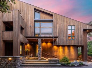 2232 Sandpiper Rd, Virginia Beach, VA 23456