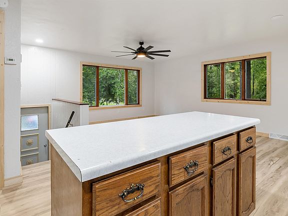 5th image of 9913 E Lind Rd