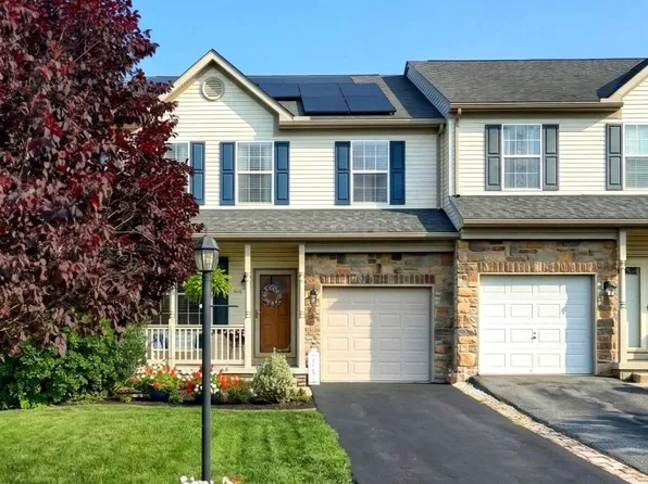 243 Maple Dr, Hanover, PA 17331