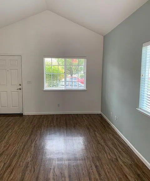 420 Hickory Cir — Photo 10