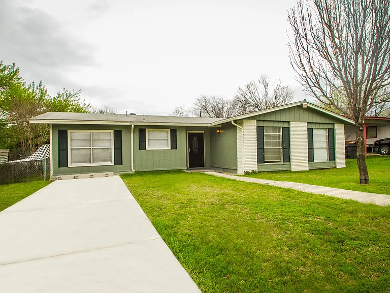 511 Jamaica Dr — Photo 24