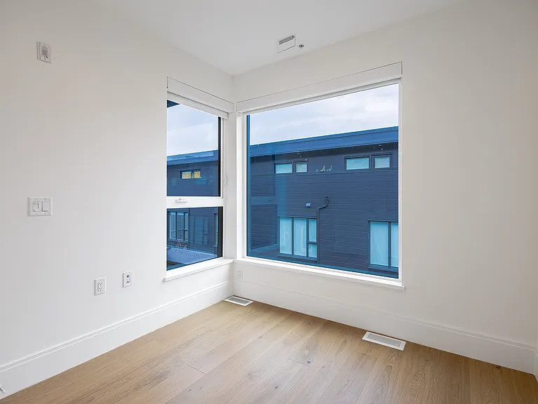 581 W 26th Ave — Photo 8