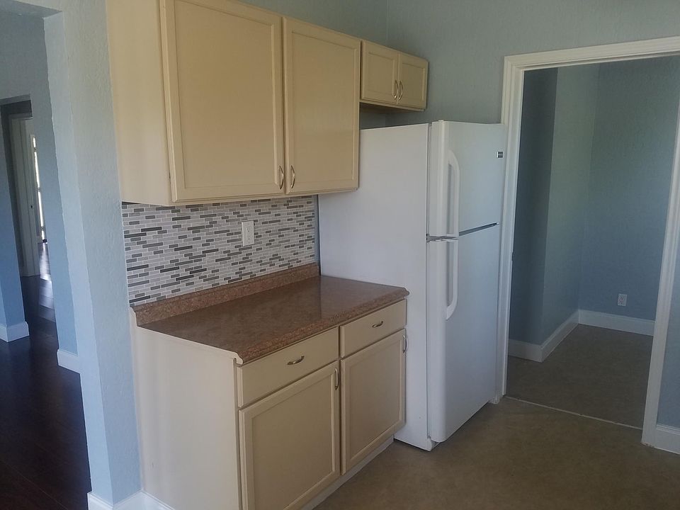2nd image of 429 E 10th St