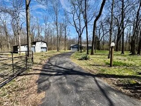 6011 E Carlton Rd, West Alexandria, OH 45381