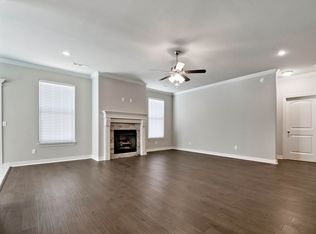 1000 SW Cabriolet St, Bentonville, AR 72712