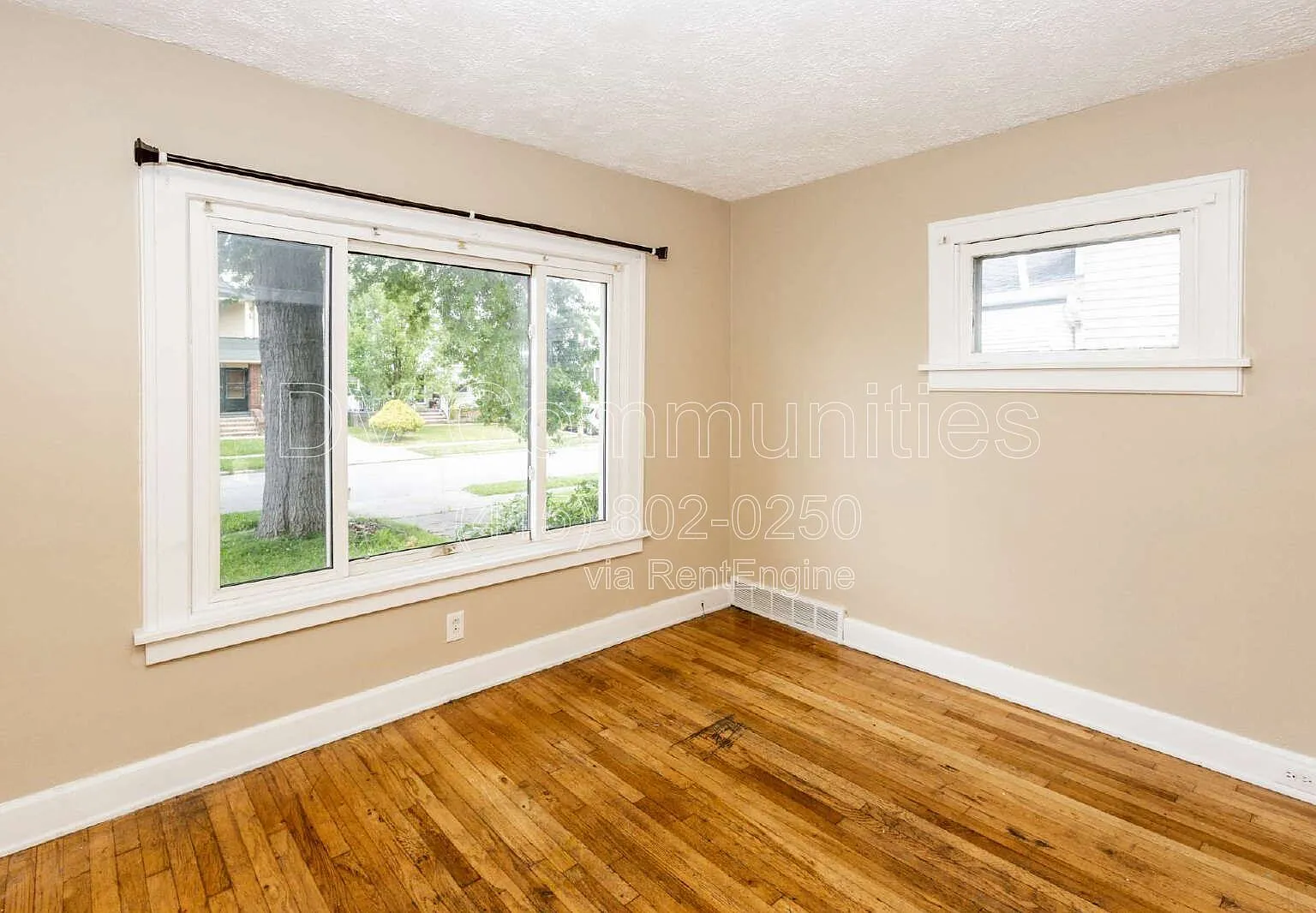 2 bed, 1.0 bath, 760 sqft, $1,100 — Photo 2