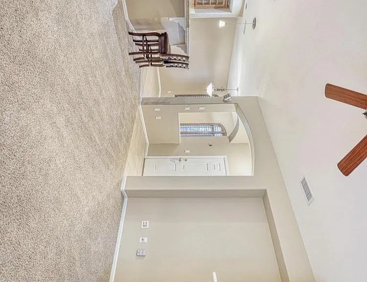641 W Burgundy St #C — Photo 6