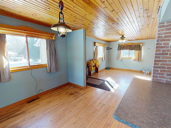 3rd image of 531 Vernon Ave