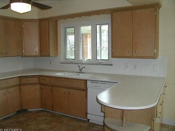 3rd image of 14220 Uhlin Dr