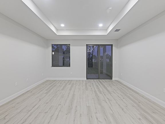 2nd image of 950 Alcalde St E