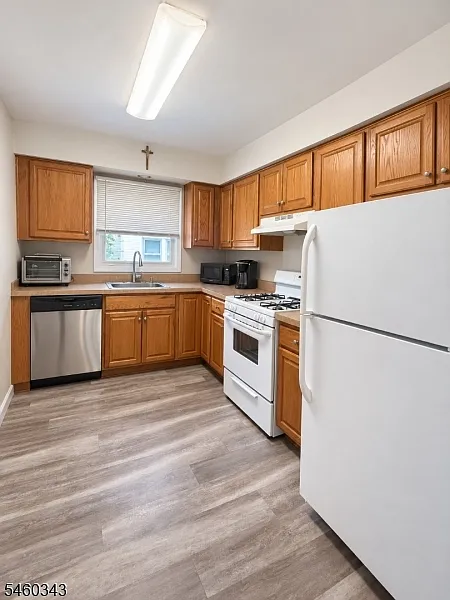2 bed, 1.0 bath, 900 sqft, $2,500 — Photo 3