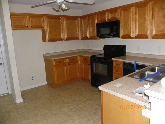 3rd image of 144 Auburn Cir