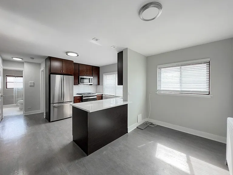 549-607 Sheridan Rd. — Photo 26