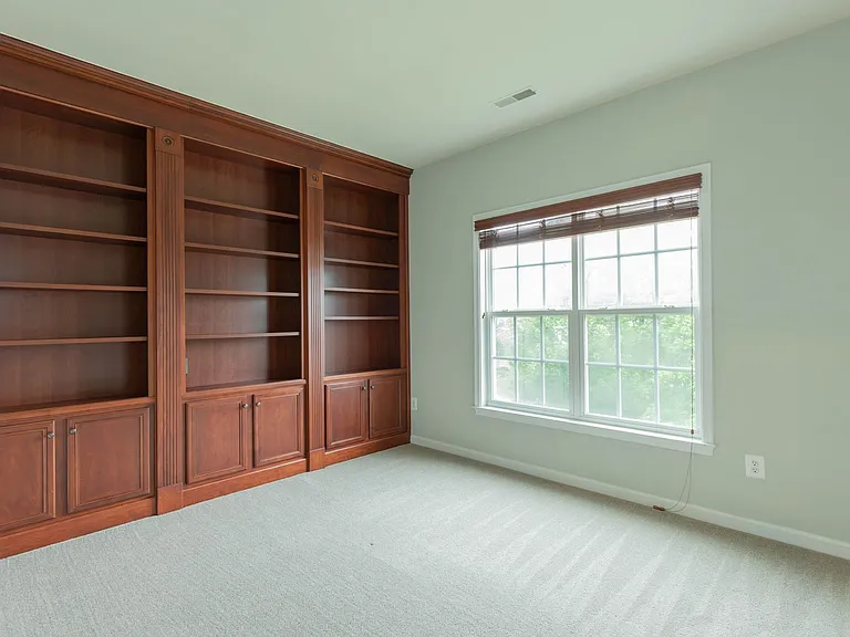305 Lewisburg Ln — Photo 12