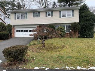 4 Loewen Ct, Rye, NY 10580