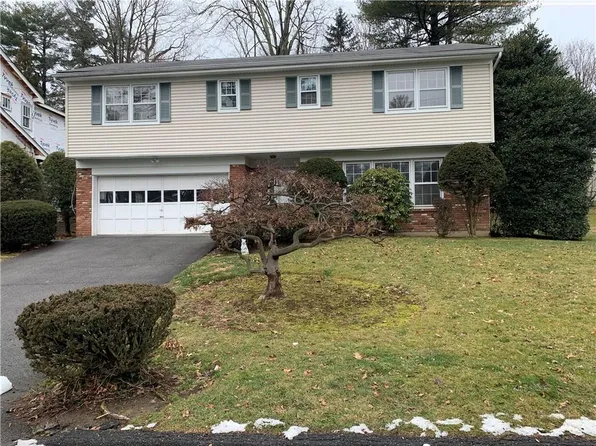 4 Loewen Court, Rye, NY 10580
