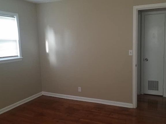 4th image of 1820 Augusta Dr