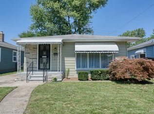 2201 Moorhouse St, Ferndale, MI 48220