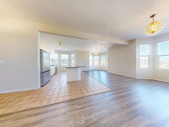 5th image of 1085 Clay St