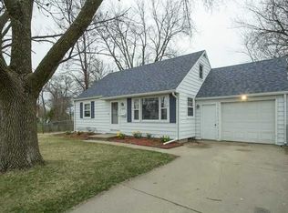 648 38th St NE, Cedar Rapids, IA 52402