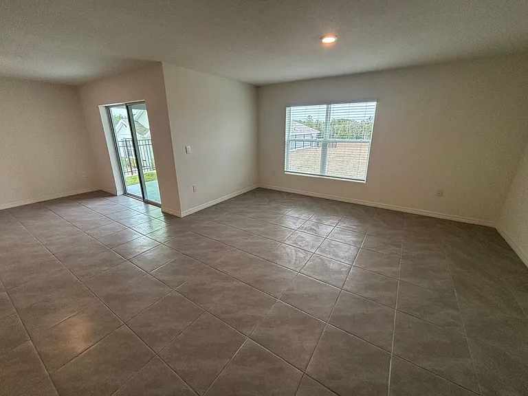 481 W Rexford Dr — Photo 17