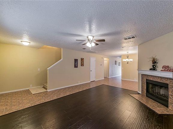 3rd image of 8501 Prairie Dawn Dr