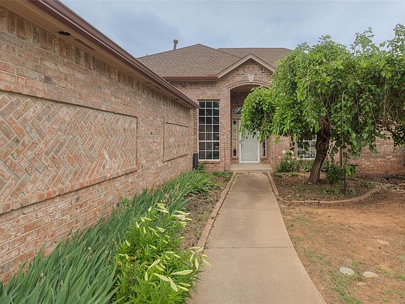 2nd image of 19825 Corral Pl