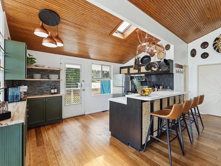 308 W Lake Dr — Photo 6