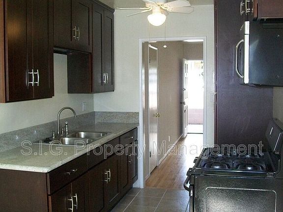 2nd image of 2304 W Oak St APT D