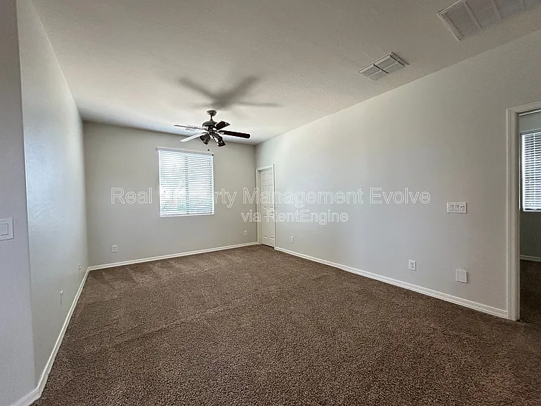 9707 S 45th Ave — Photo 50
