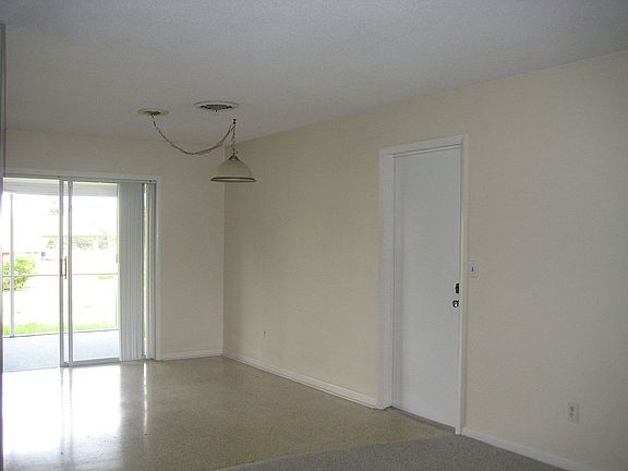 4th image of 1050 Elkcam Blvd