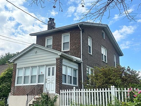 2nd image of 2124 Borbeck Ave